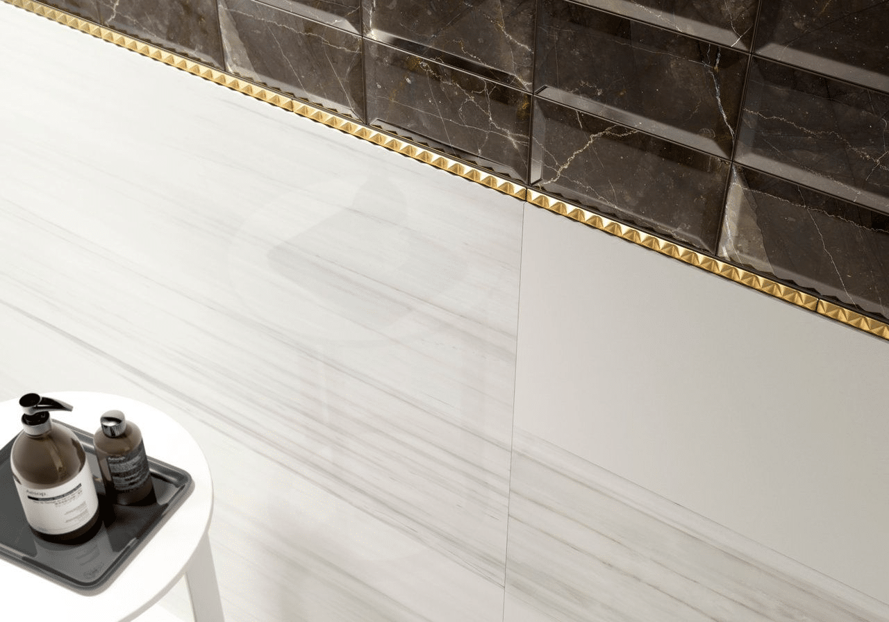 Three-dimensional gold tile accent border