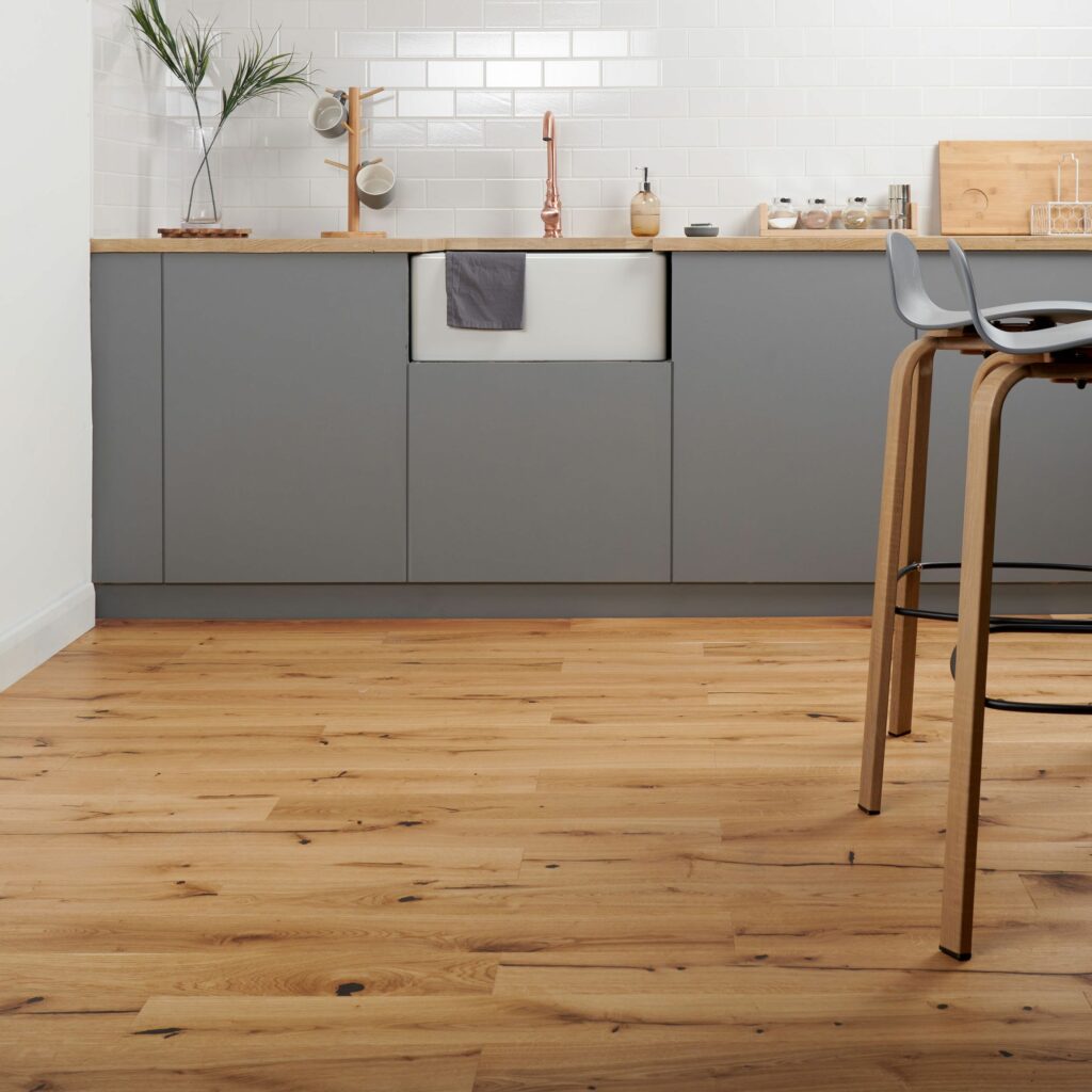 Medio Rustic Oak Engineered Flooring 14mm x 130mm Lacquered | Tile Mountain
